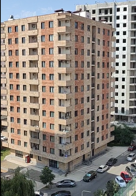 Архитектурные элементы фасада из туфа
